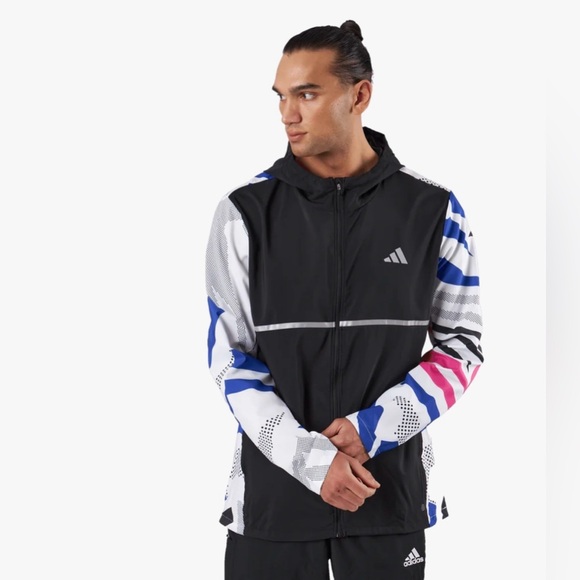 Adidas Black Jacket XL OWN THE RUN SEASONAL JACKET
BLACK - Picture 2 of 12